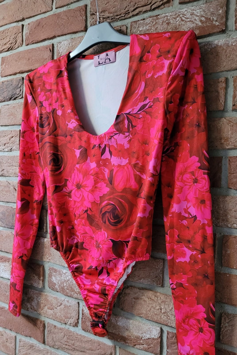 Body z okrągłym dekoltem w kwiaty LaMilla fuksja w Selavifashion.pl