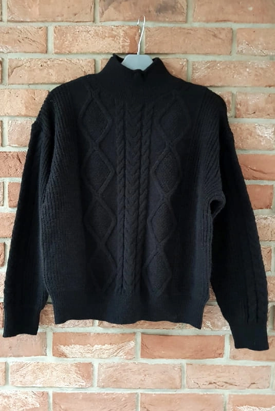 Sweter Braids czarny Minouu w Selavifashion