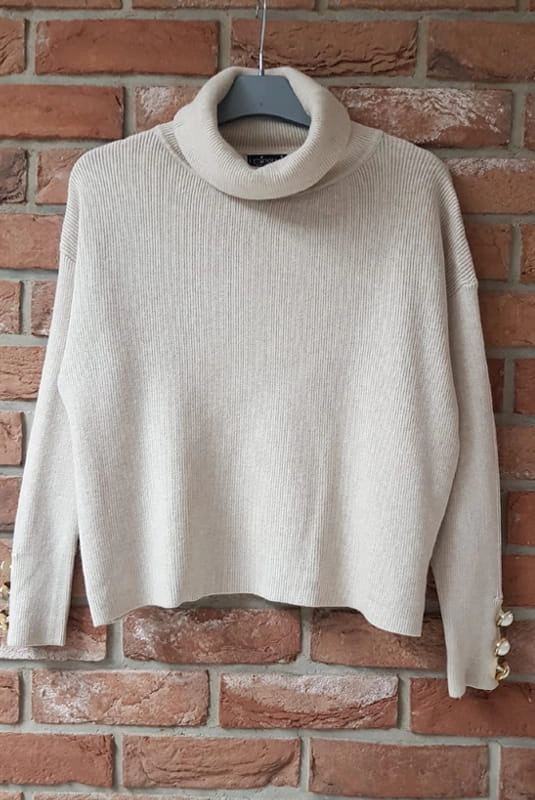Sweter golf Clara z guzikami ecru Minouu w Selavifashion.pl