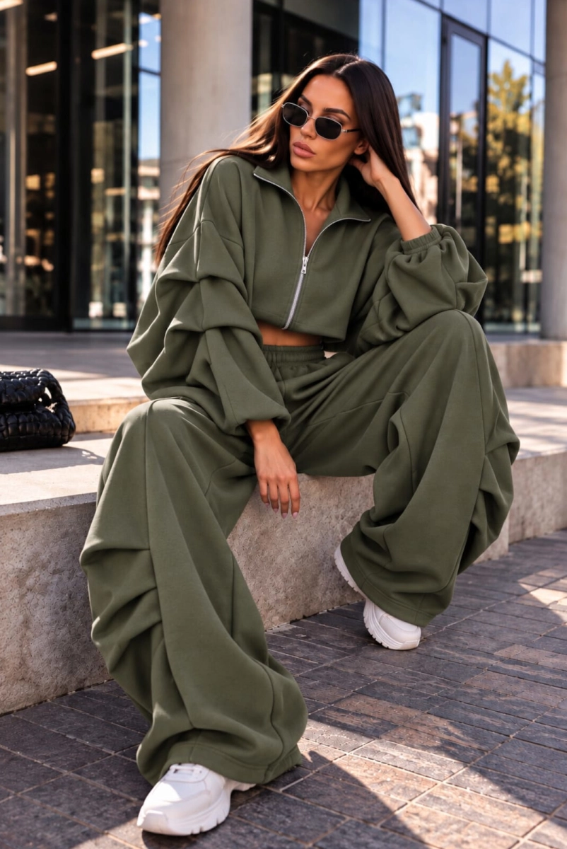 Efektowny komplet bluza na zamek i szerokie spodnie Lavestino khaki