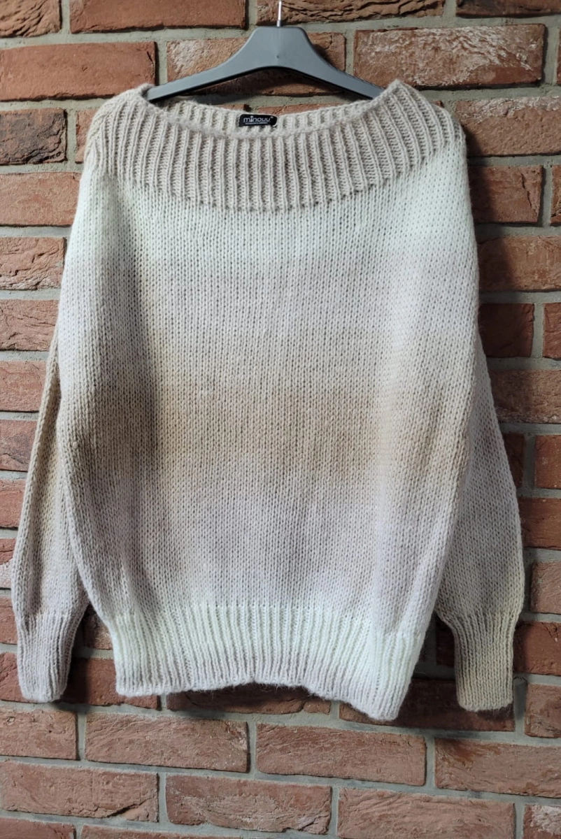 Klasyczny sweter ombre Minouu biało beżowy w Selavifashion.pl
