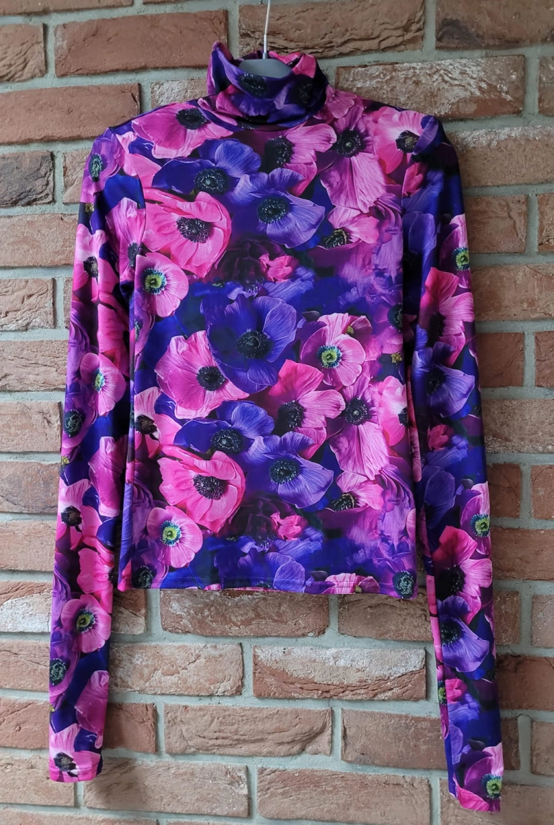 Bluzka golf duże maki LaMilla fioletowa w Selavifashion.pl