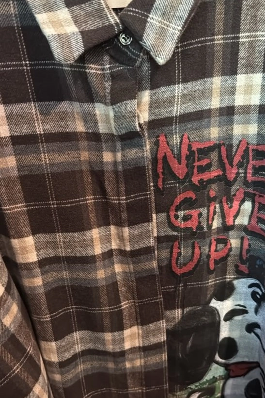 Koszula w kratę Never Give Up brązowa