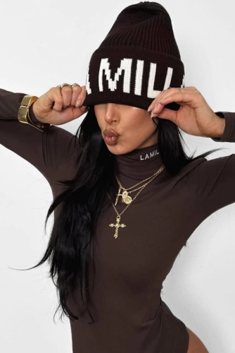 Czapka w prążek z logo La Milla brązowa