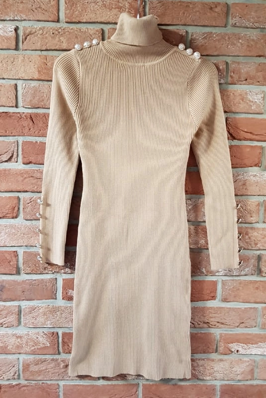 Sukienka Golf w stylu Militarnym w kolorze beżowy Minouu w Selavifashion