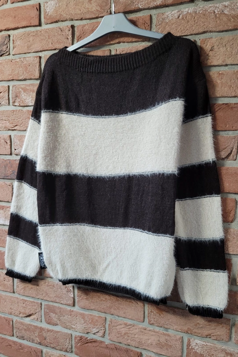 Sweter w paski Minouu biało brązowy w Selavifashion.pl